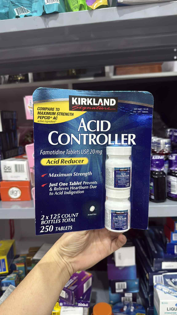 Vi&ecirc;n uống kiểm so&aacute;t Axit dạ d&agrave;y Kirkland Signature