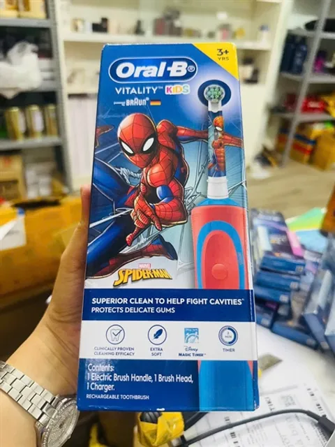 B&agrave;n chải điện Oral-B cho b&eacute; trai