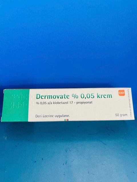 Kem B&ocirc;i Vảy Nến &Aacute; Sừng Ch&agrave;m Lichen H&oacute;a Vi&ecirc;m Da Demovate