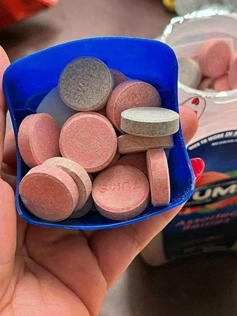 Vi&ecirc;n ngậm Tums 200 vi&ecirc;n