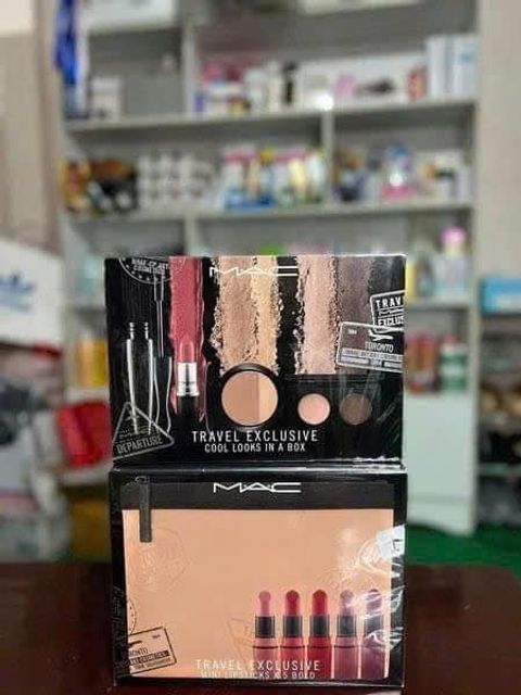Bộ trang điểm MAC tiện lợi