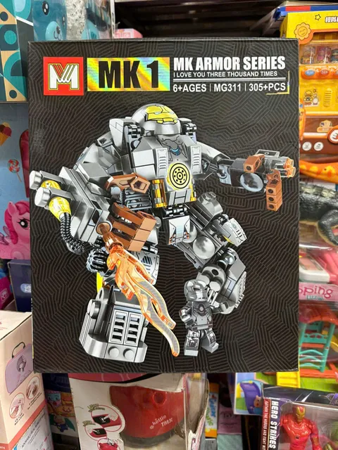 M&ocirc; h&igrave;nh robot Iron Man