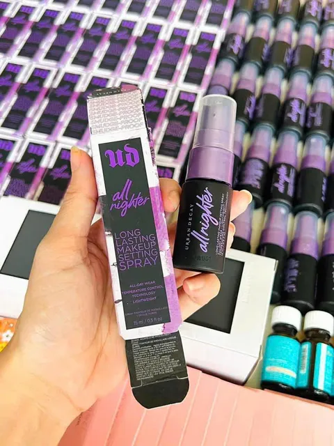 Xịt kh&oacute;a nền Urban Decay All Nighter 15ml