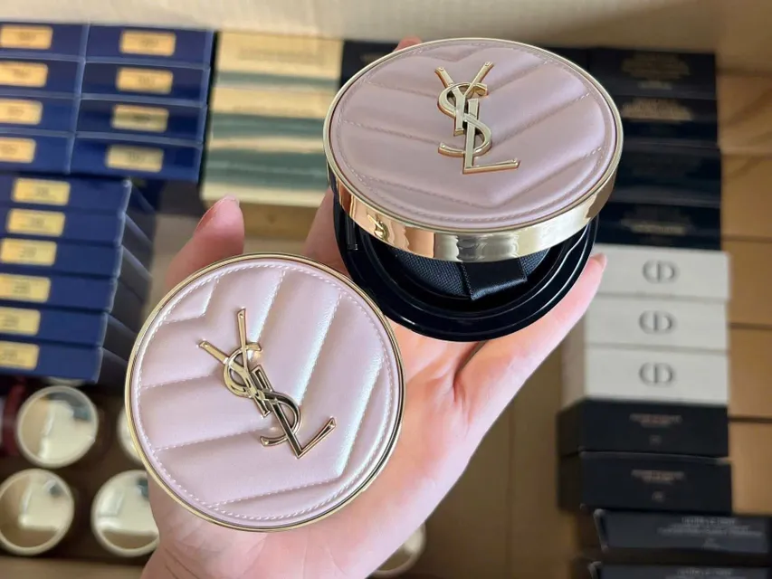 Phấn Nước YSL Cushion Touche &Eacute;clat Glow-Pact High Cover B20
