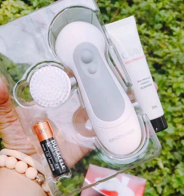 Mua Set M&aacute;y Rửa Mặt Olay