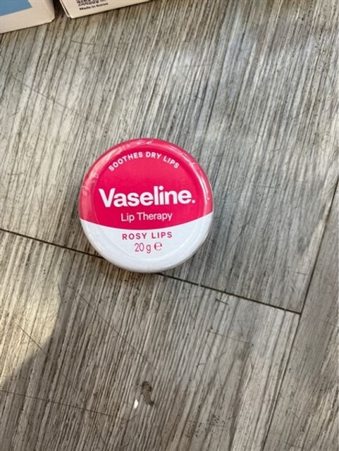S&aacute;p Dưỡng M&ocirc;i Vaseline