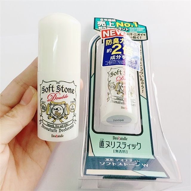 Lăn khử m&ugrave;i Soft Stone đ&aacute; kho&aacute;ng