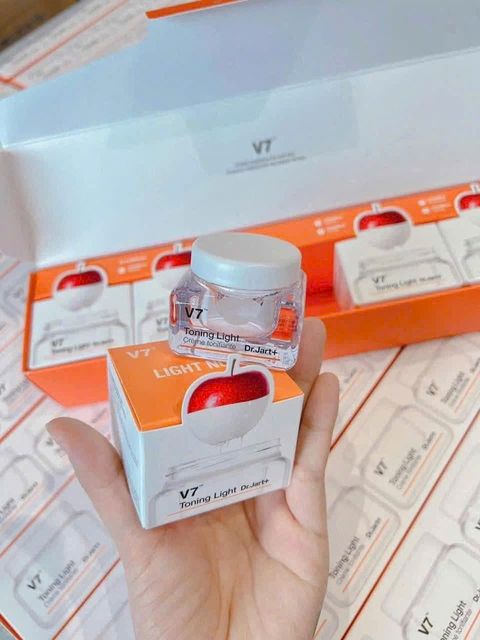 Kem Dưỡng Trắng Dr.Jart+ V7 Toning Light 15ml