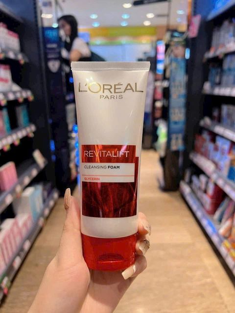 Sữa Rửa Mặt L&rsquo;Or&eacute;al Revitalift 100ml