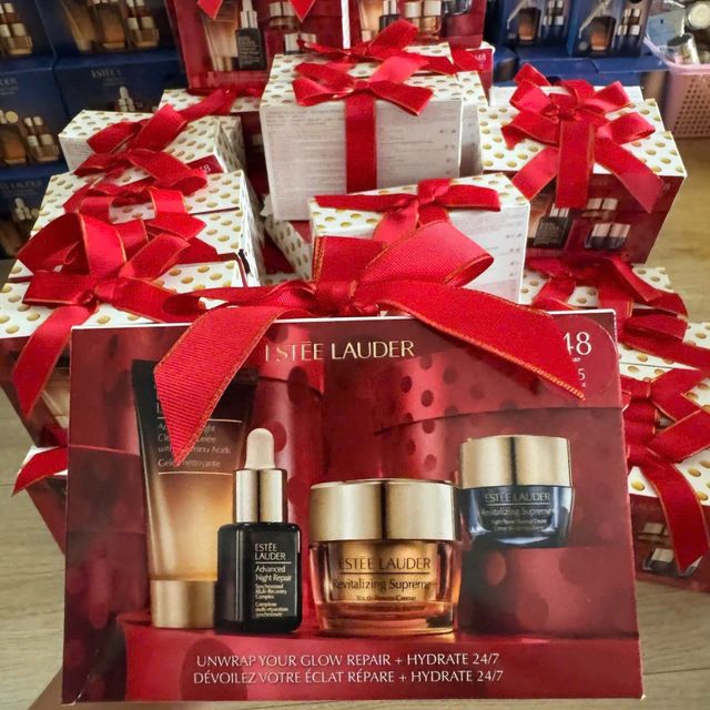Set Estee Lauder Unwrap Your Glow 24/7