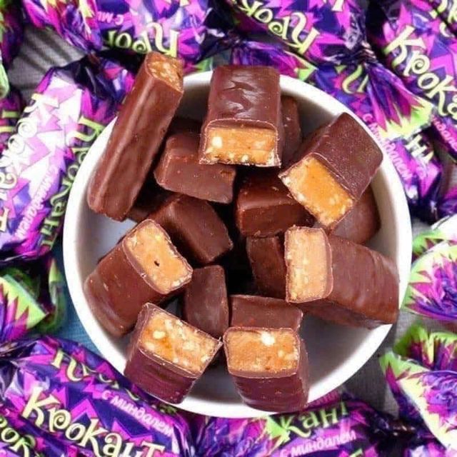 Socola Hạnh Nh&acirc;n Đậu Phộng Nga Kpokaht 500g