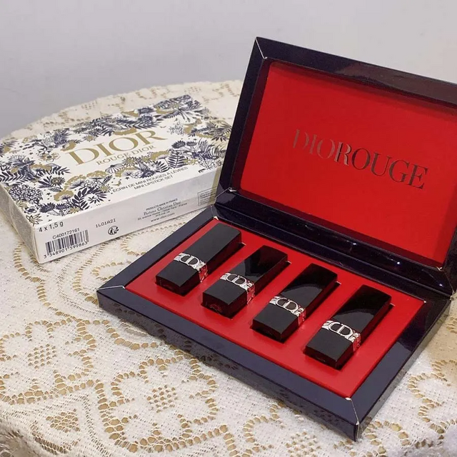 Thiết kế son Dior