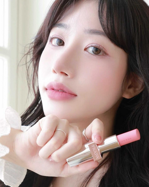 Son Dưỡng Prada Light Glowing Lip Oil Stick U016 Rose