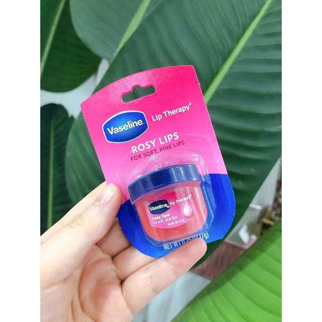 M&ocirc;i mềm mịn với Vaseline Lip Therapy