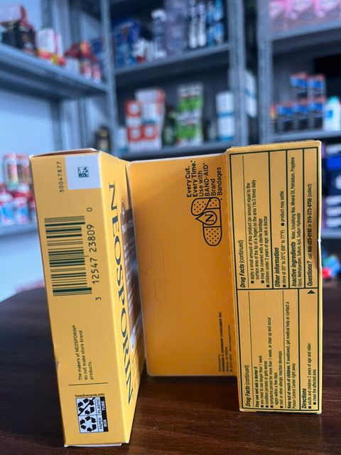 H&igrave;nh ảnh kem mỡ Neosporin