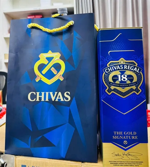 Whisky Chivas Regal 18 Năm