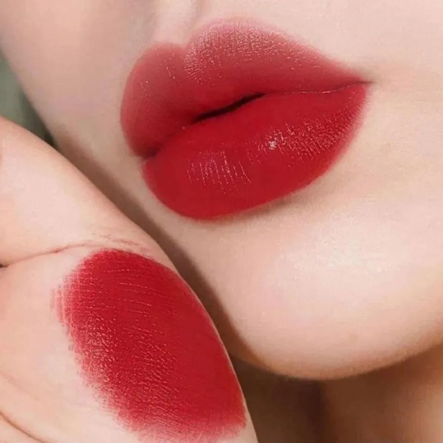 Son Tom Ford Love Lip Color Matte Limited Edition TF 16 Scarlet Rouge