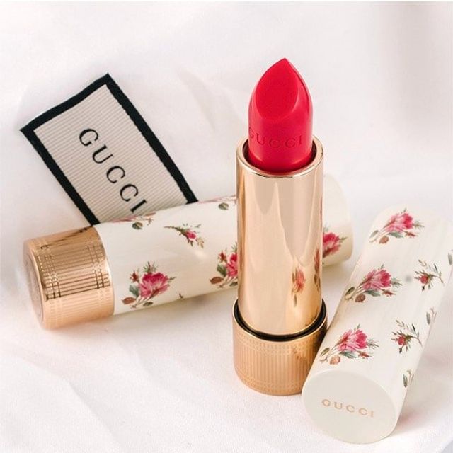 Son Gucci Rouge &Agrave; L&egrave;vres Voile Lipstick 25 Goldie Red