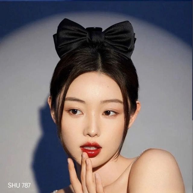 Đ&ocirc;i m&ocirc;i khi sử dụng chu uemura