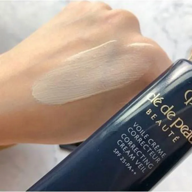 Kem L&oacute;t Trang Điểm Ho&agrave;n Hảo Cl&eacute; De Peau Beaute