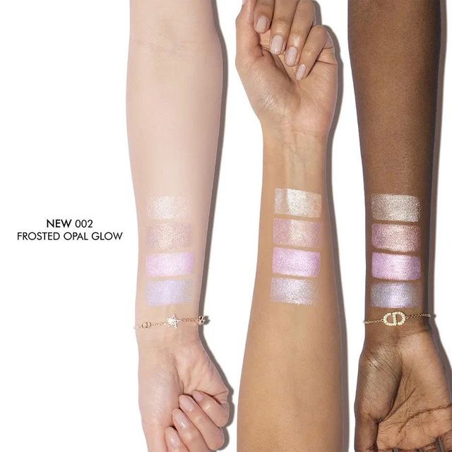 Sản phẩm phấn bắt s&aacute;ng Dior