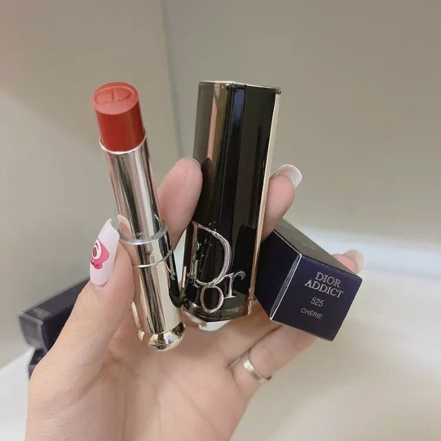 Son Dưỡng Dior Addict Refill 525 Ch&eacute;rie - Cuộc sống
