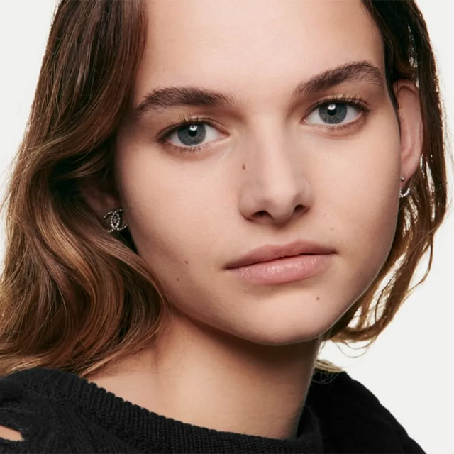 Phấn Phủ Hiệu Ứng Căng Mịn Chanel