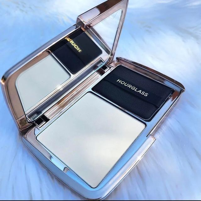 Phấn Phủ Dạng N&eacute;n Hourglass Vanish Airbrush