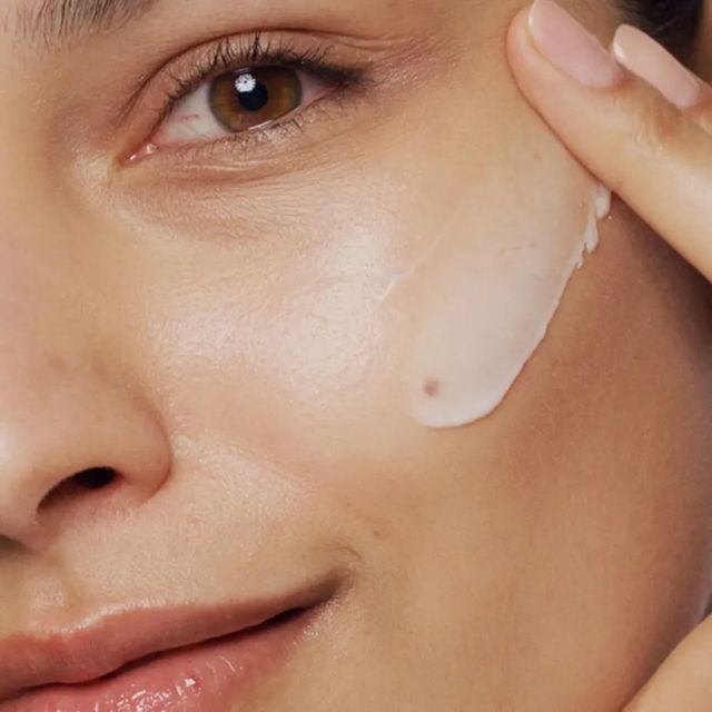Kem Dưỡng Da Hỗ Trợ Phục Hồi Est&eacute;e Lauder