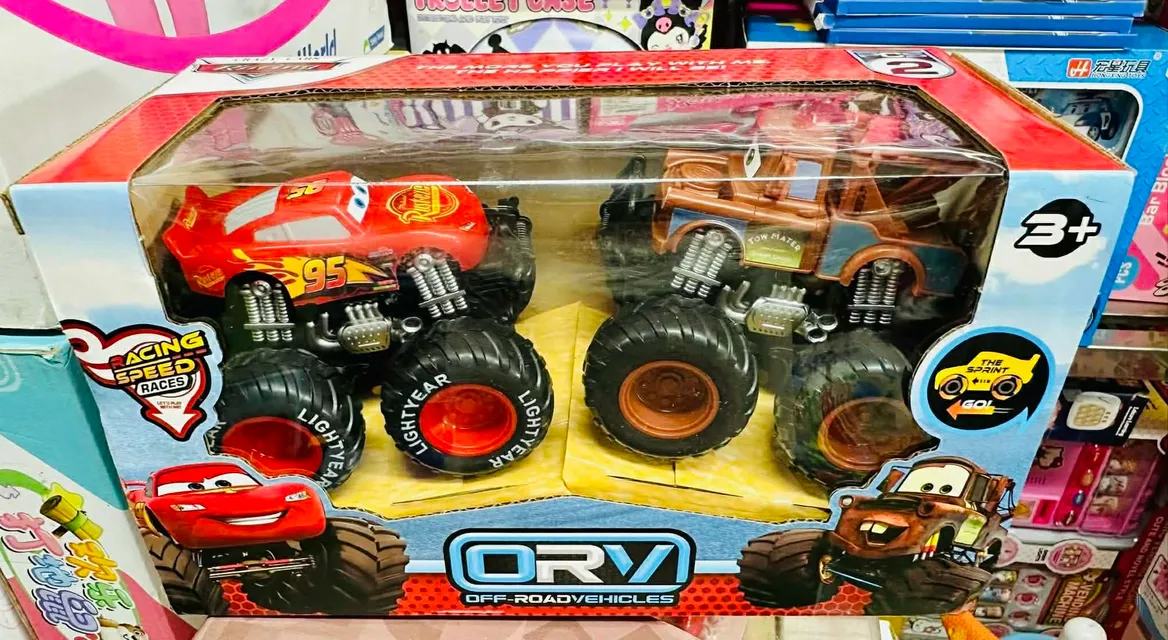 Xe &ocirc; t&ocirc; mcqueen địa h&igrave;nh