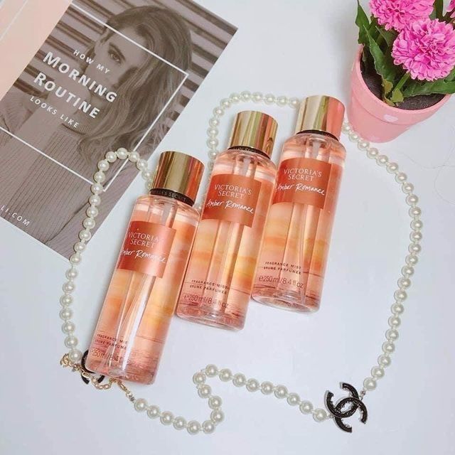 Xịt Thơm To&agrave;n Th&acirc;n Victoria's Secret Amber Romance