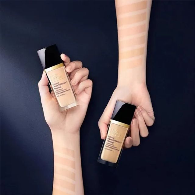 Kem Nền Est&eacute;e Lauder Futurist Aqua Brilliance