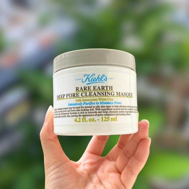 Mặt Nạ Đất S&eacute;t Kiehl's sử dụng