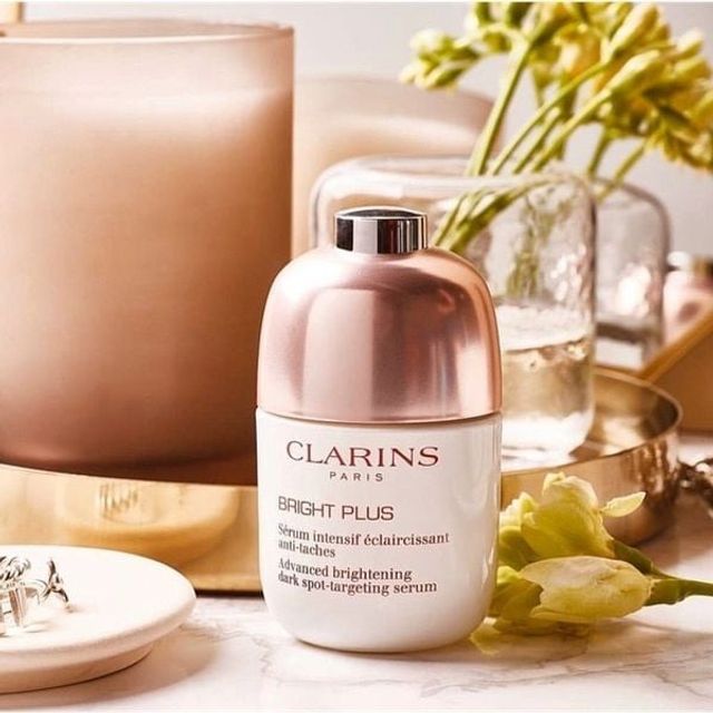 Phản hồi từ kh&aacute;ch h&agrave;ng sử dụng serum Clarins