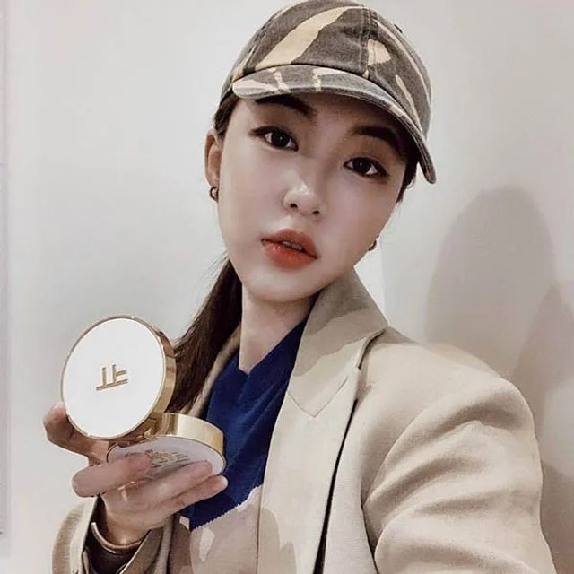 Phấn Nước Tom Ford - Kết cấu nhẹ nh&agrave;ng