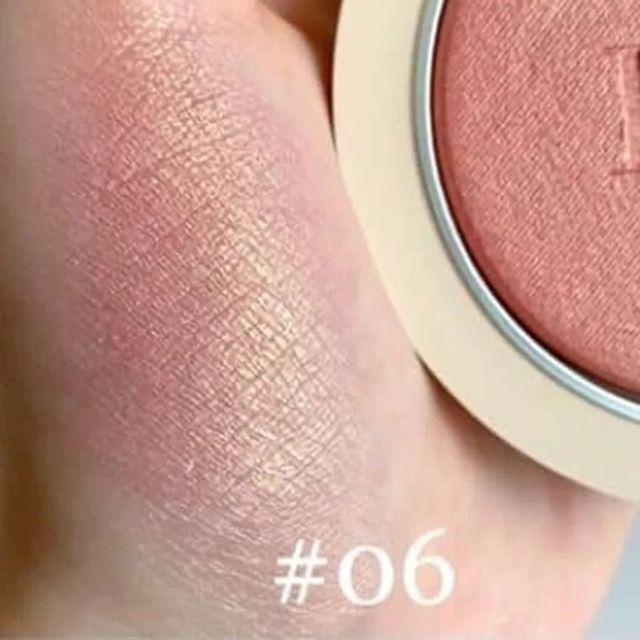 H&igrave;nh ảnh phấn Highlight Dior Forever Couture