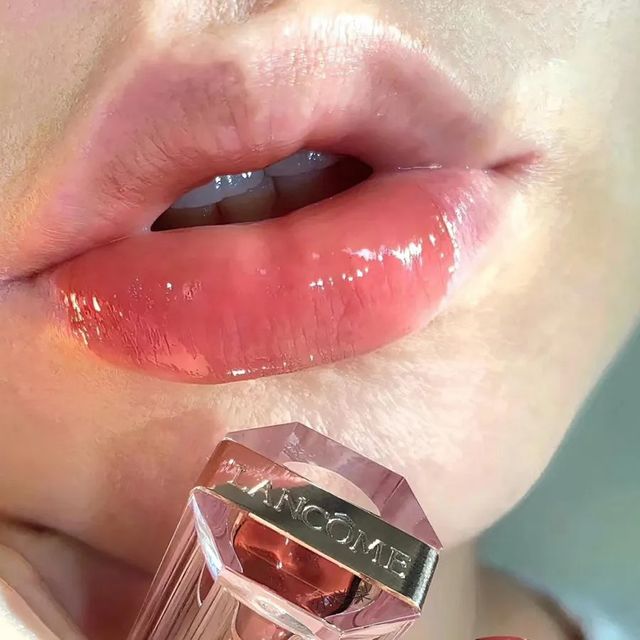 Son Dưỡng Lanc&ocirc;me Lip Id&ocirc;le M&agrave;u Hồng Đ&agrave;o
