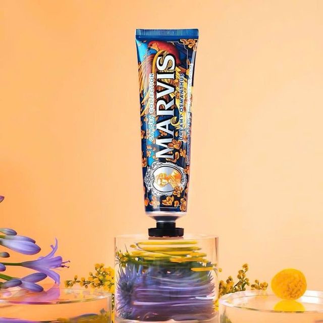 Kem Đ&aacute;nh Răng Marvis Dreamy Osmanthus trong bao b&igrave;