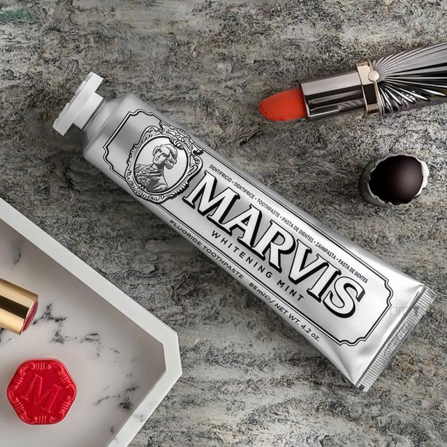 Kem Đ&aacute;nh Răng Marvis Whitening Mint 85ml