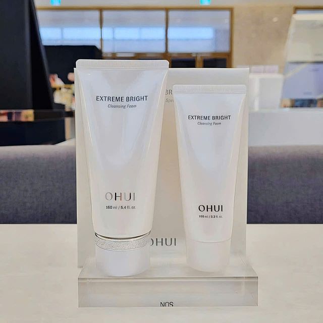 Sữa Rửa Mặt Ohui Extreme Bright