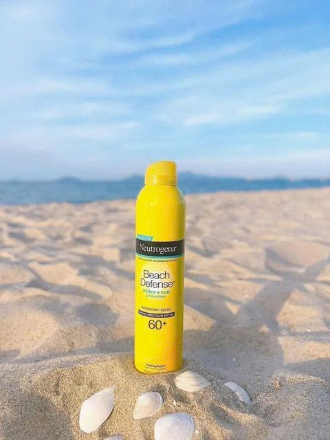 Xịt Chống Nắng Neutrogena Beach Defense