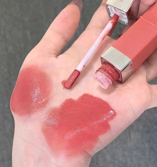 Dior Lip Tattoo