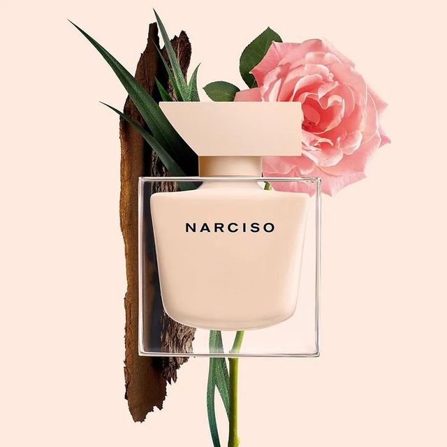 Thiết kế chai nước hoa Narciso Rodriguez Poudr&eacute;e EDP