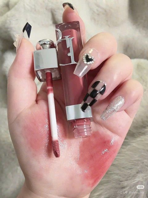 Son m&ocirc;i Dior 009