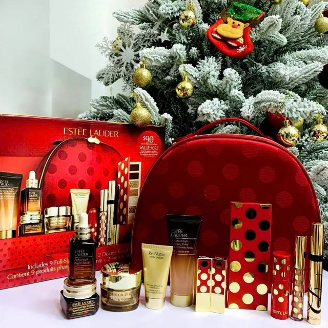 Bộ Chăm S&oacute;c Da Est&eacute;e Lauder Holiday Blockbuster 2025