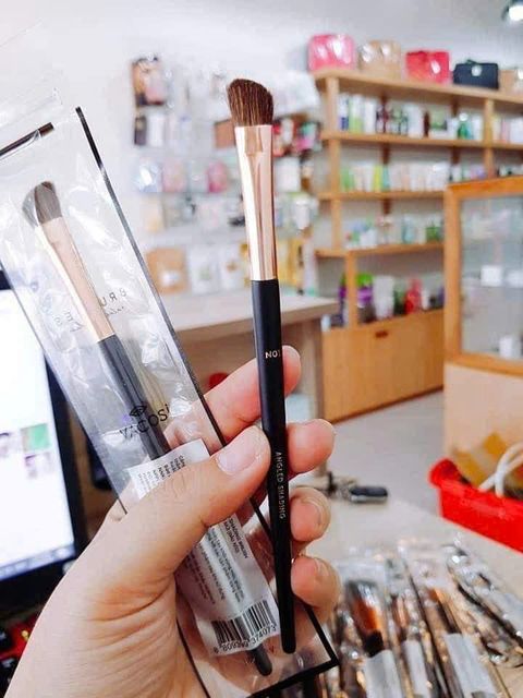 Cọ Đ&aacute;nh Sống Mũi N01 Angled Shading 4