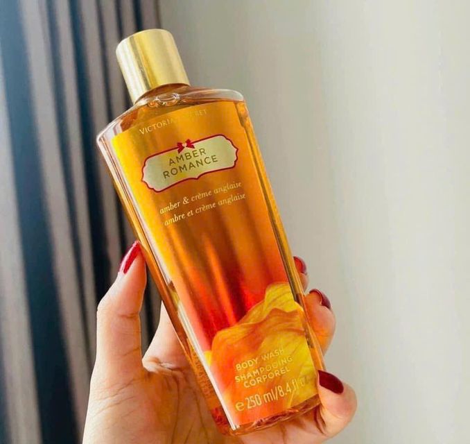 Sữa Tắm Victoria&rsquo;s Secret Amber Romance Hương Ngọt Ng&agrave;o