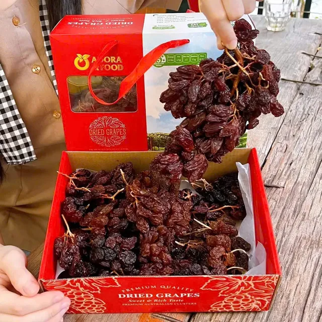 Nho Kh&ocirc; &Uacute;c Nguy&ecirc;n C&agrave;nh Adora ST Food 1kg