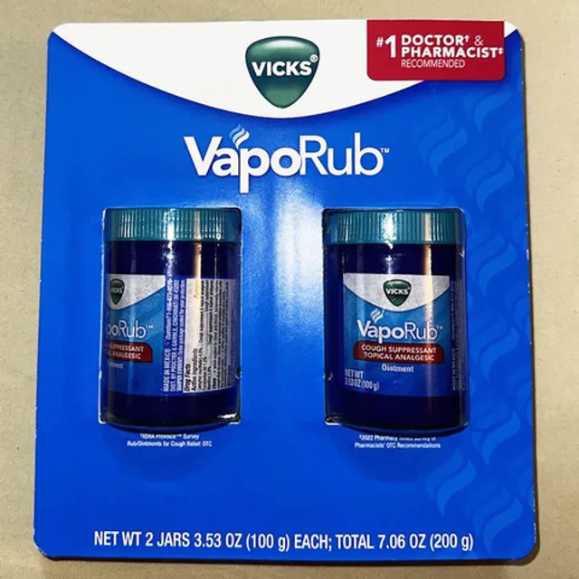 Dầu b&ocirc;i ấm ngực Vicks VapoRub