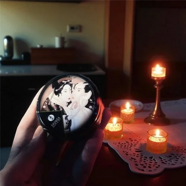 Sản phẩm Nến Massage độc đ&aacute;o